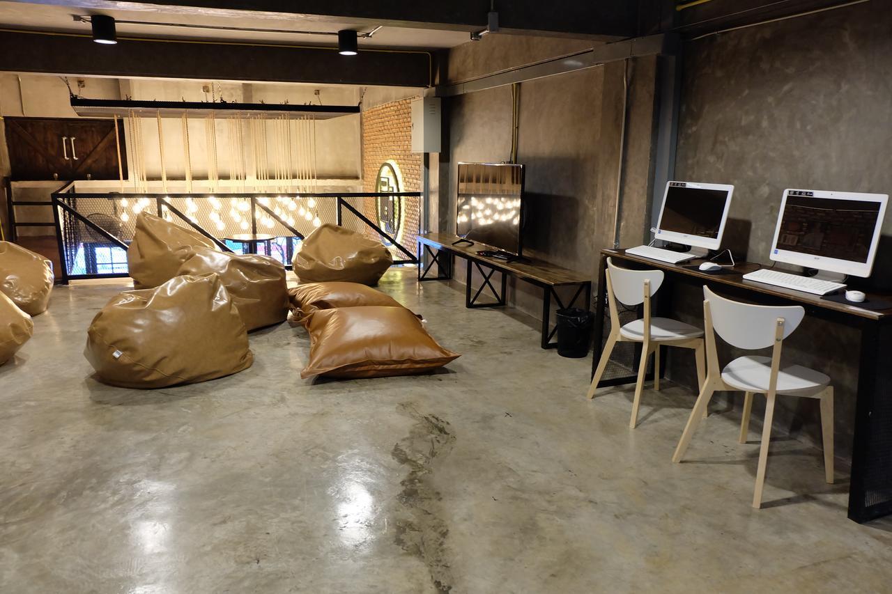 Sleepover Hostel Ban Bang Khwang Exterior photo