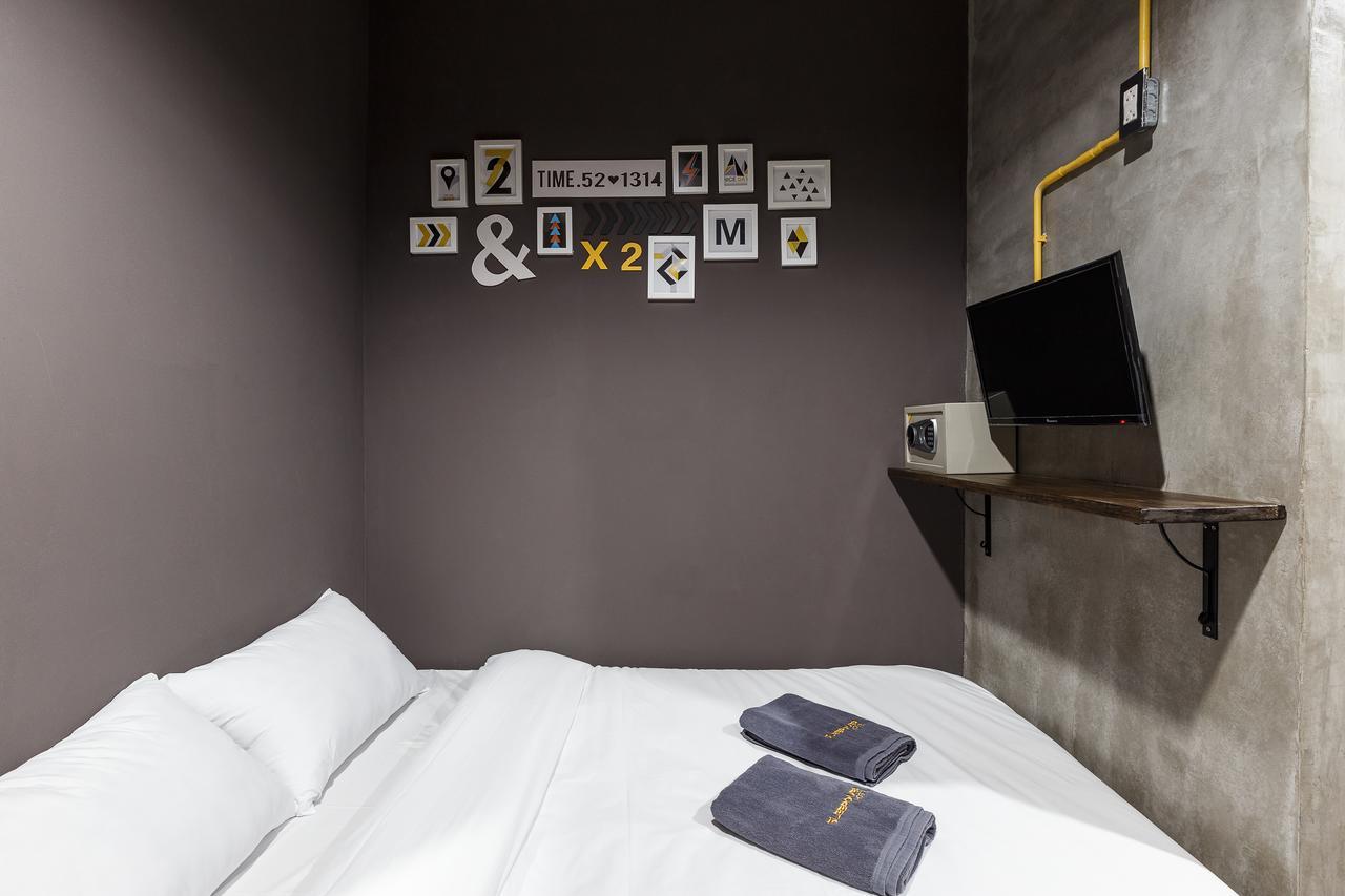 Sleepover Hostel Ban Bang Khwang Exterior photo